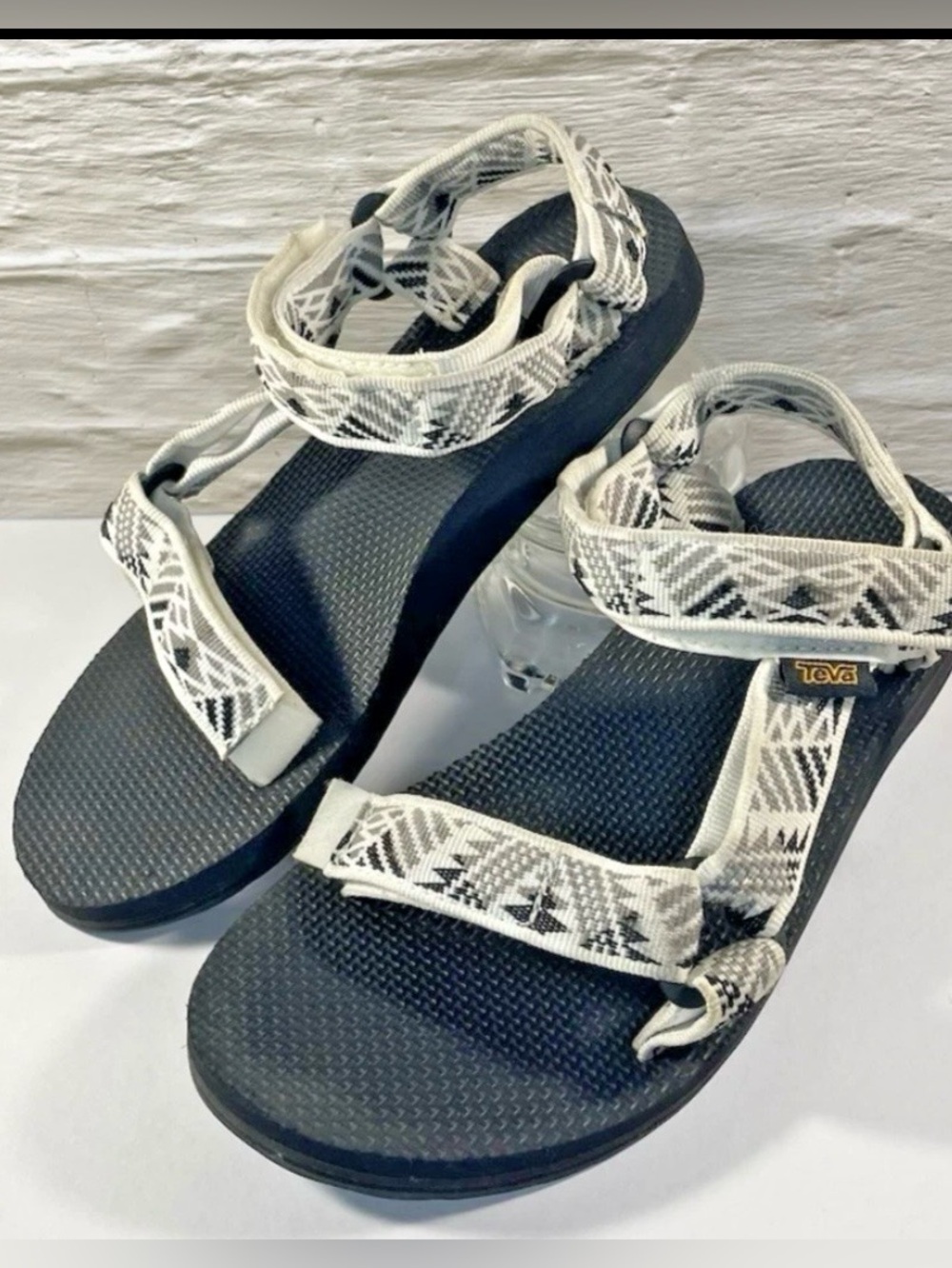 Teva Sandals Women's Size 6-Black & White Aztec Strap Universal Original